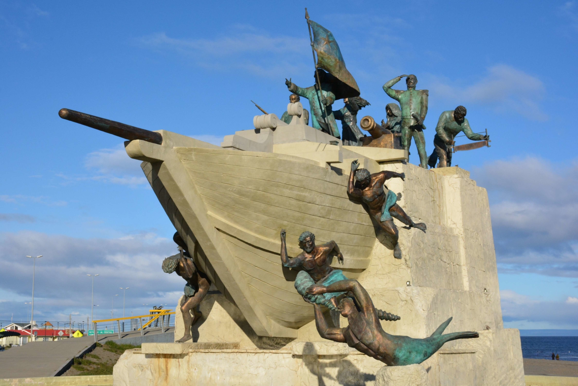 punta-arenas-monument