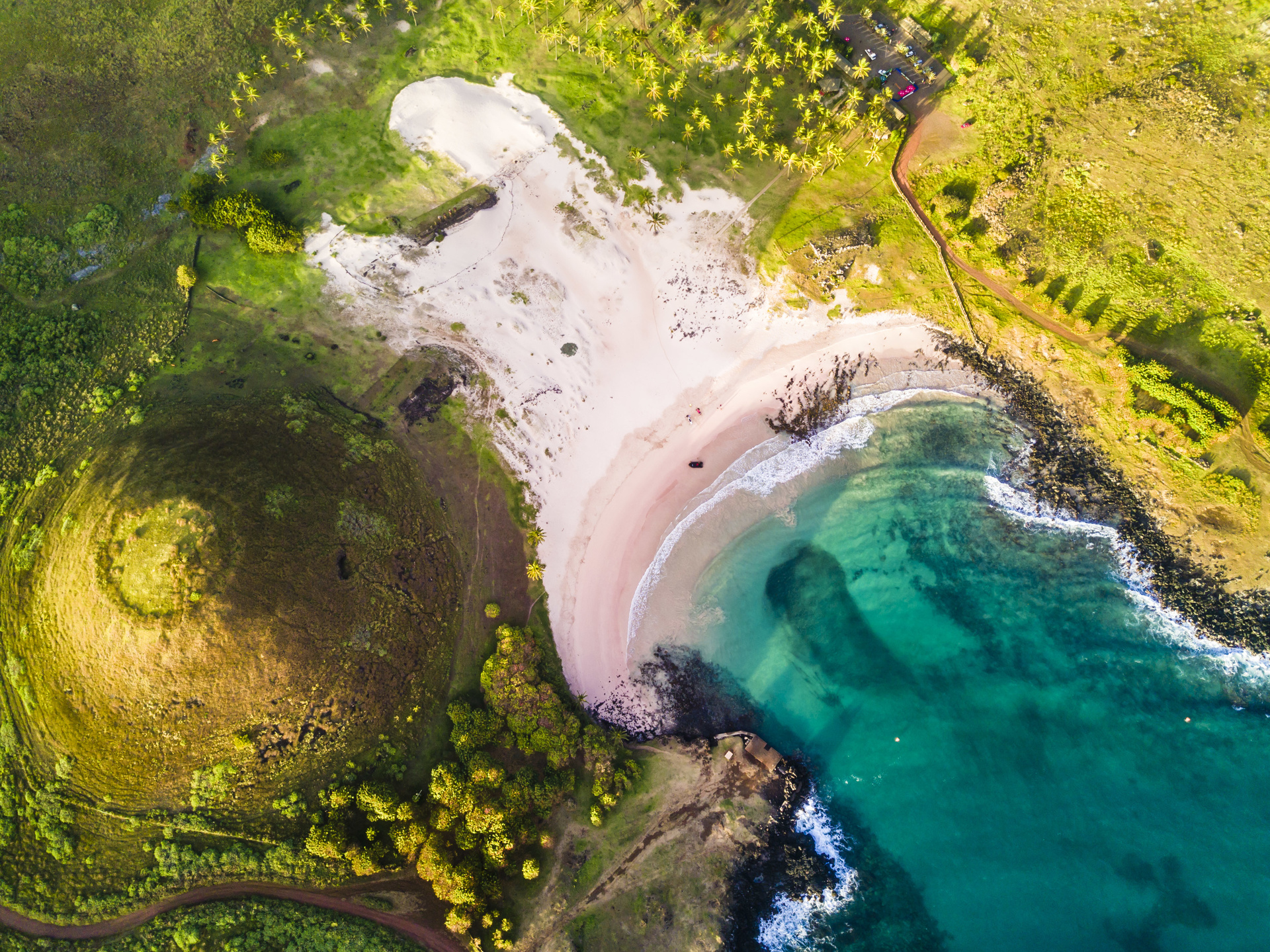 Vue aérienne sur Anakena, île de Paques